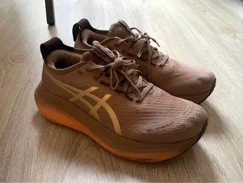 Gebrauchtes Asics Gel-Nimbus 27 Luxe bike — Bild 3 von 7