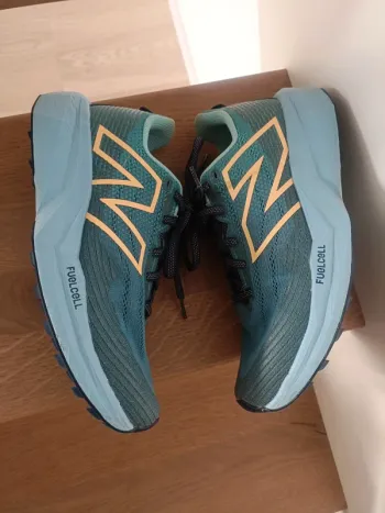 Tweedehands New Balance FuelCell Venym bike — afbeelding 2 van 6
