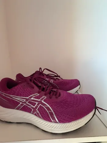 Käytetty Asics Gel-Excite 9 bike