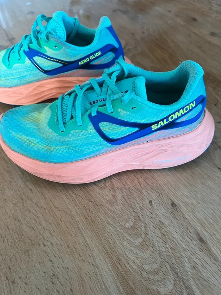 Tweedehands Salomon Running Shoes Size 37 1/3 bike — afbeelding 2 van 8