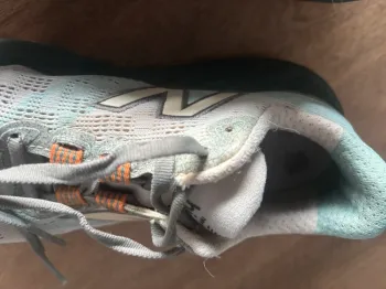Used New Balance Hierro v9 bike — image 6 of 8