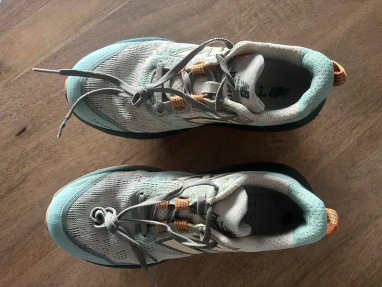 Used New Balance Hierro v9 bike — image 4 of 8