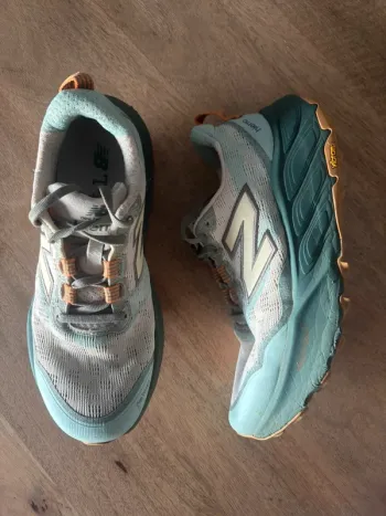 Used New Balance Hierro v9 bike
