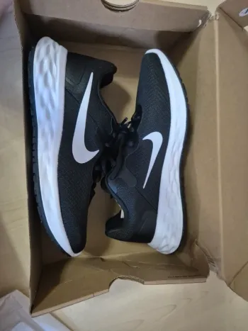Used Nike Revolution 6 NN bike