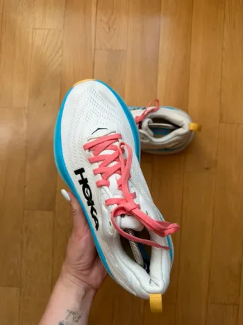 Used Hoka Bondi 8 bike — image 2 of 11