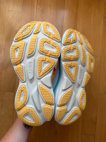 Used Hoka Bondi 8 bike — image 7 of 11