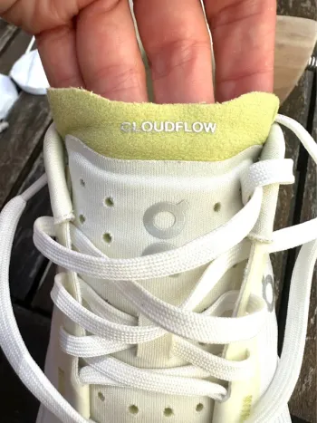 Used White Cloud Flow 4 bike — image 7 of 9