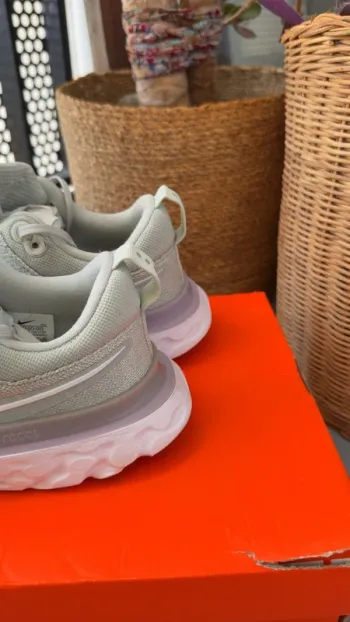 Used Nike Running Shoes Size 40 bike — image 4 of 8