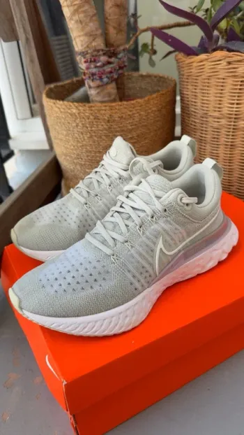 Used Nike Running Shoes Size 40 bike