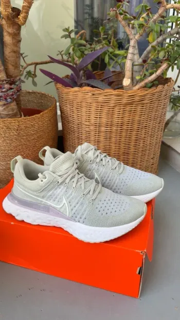 Used Nike Running Shoes Size 40 bike — image 2 of 8