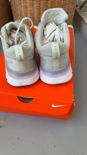 Used Nike Running Shoes Size 40 bike — image 7 of 8