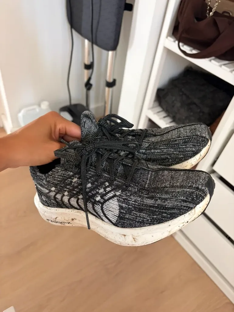 Used Nike ZoomX bike — image 2 of 5
