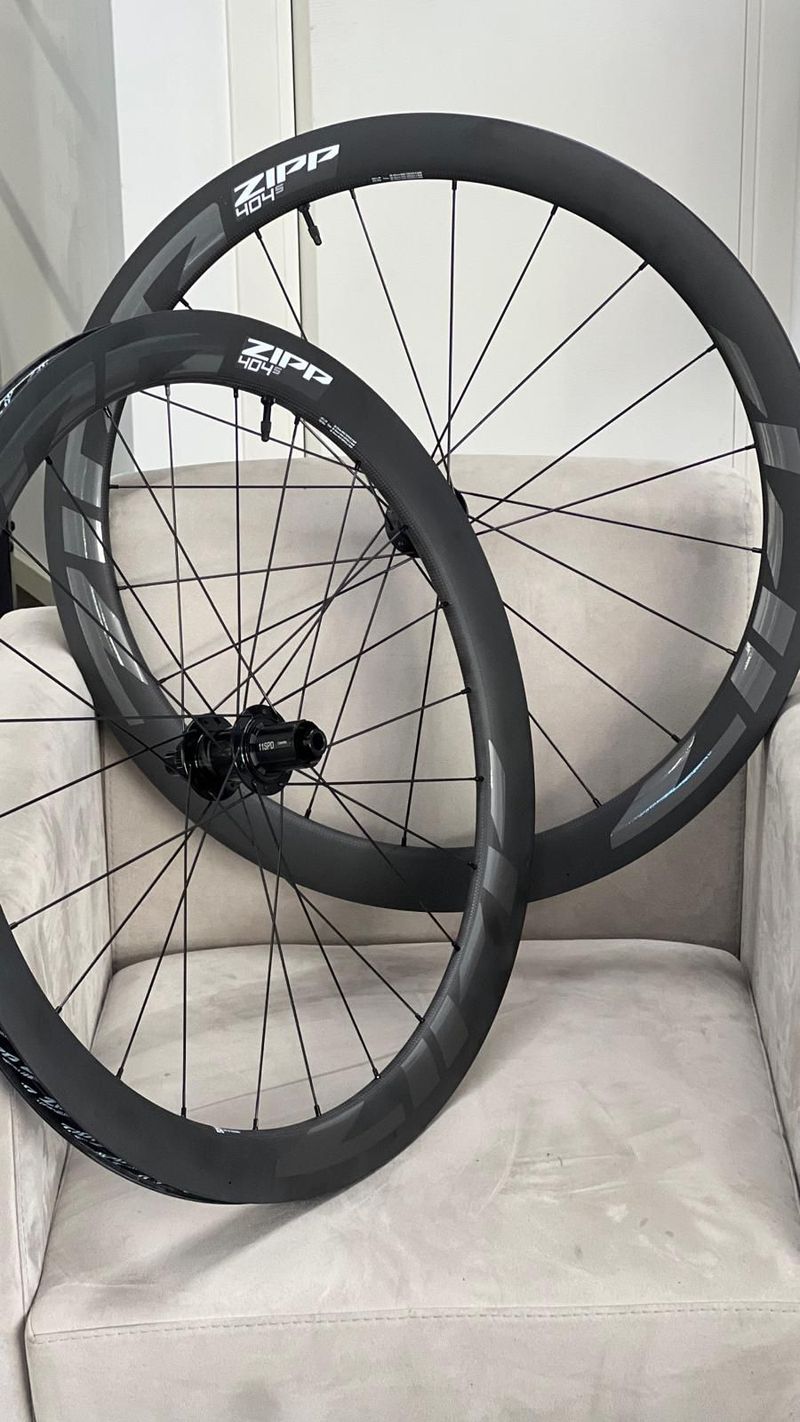 Used Zipp 404 S Wheels 2026 bike — image 7 of 8