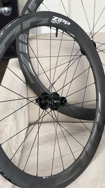 Used Zipp 404 S Wheels 2026 bike — image 2 of 8