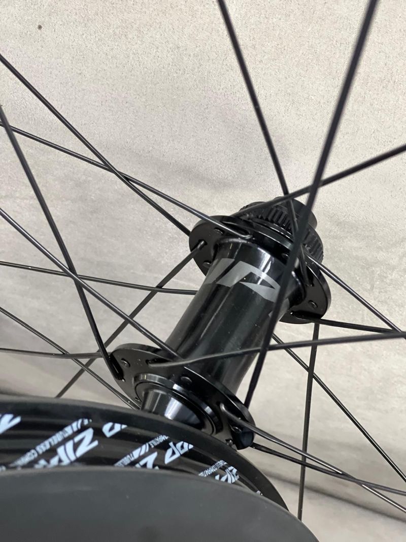 Used Zipp 404 S Wheels 2026 bike — image 5 of 8