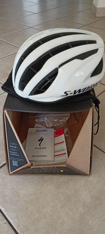 Used Specialized Prevail Helmet 2025 bike — image 1 of 3