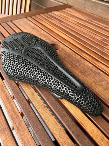 Used Fizik Vento Adaptive Saddles & Seatposts