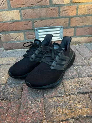 Used Adidas Ultraboost 21 bike — image 2 of 3