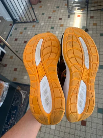 Used Asics Gel Cumulus 28 bike — image 3 of 4