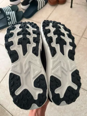 Used Hoka Chaussures bike — image 5 of 6