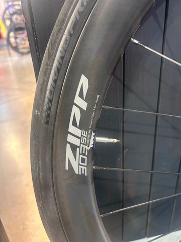 Käytetty Zipp 303 SE Wheels 2025 bike — kuva 2 / 12