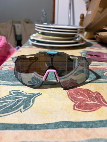 Used 100% Hypercraft Sunglasses 2025 bike — image 1 of 4