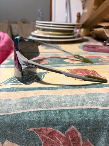 Used 100% Hypercraft Sunglasses 2025 bike — image 2 of 4
