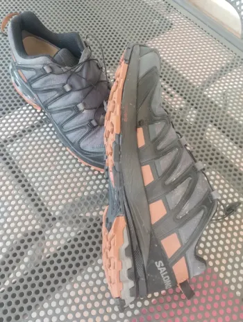 Used Salomon XA Pro 3D v8 GTX bike — image 3 of 6