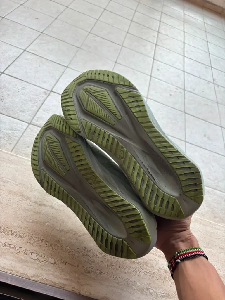 Gebrauchtes Asics Novablast 5 bike — Bild 4 von 4