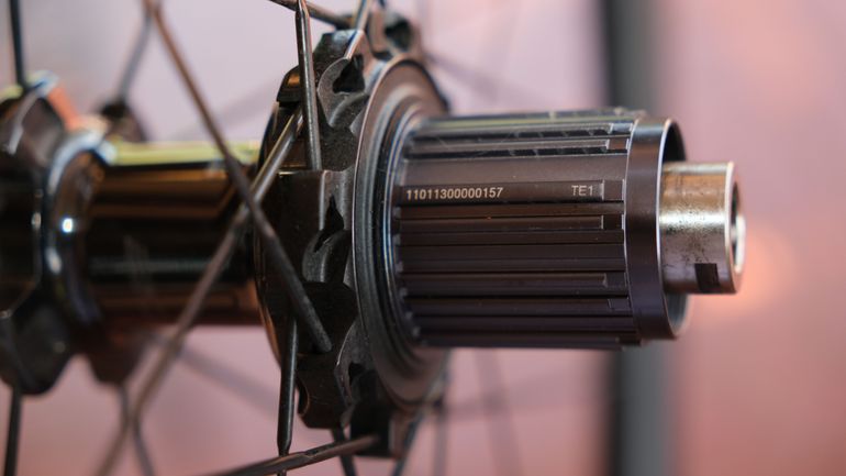 Used Shimano Dura Ace WH-R9270-C36-TL bike — image 11 of 20