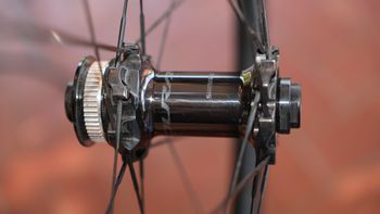 Used Shimano Dura Ace WH-R9270-C36-TL bike — image 4 of 20