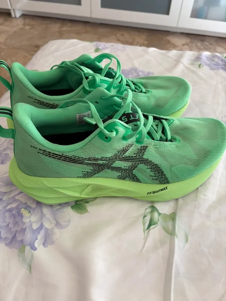 Gebrauchtes Asics novablast 5 bike — Bild 6 von 10