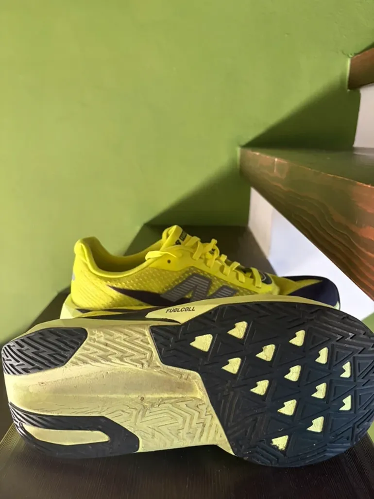 Tweedehands New Balance FuelCell Rebel V5 bike — afbeelding 3 van 12