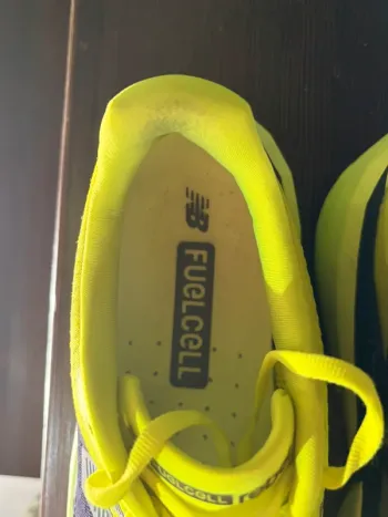 Tweedehands New Balance FuelCell Rebel V5 bike — afbeelding 10 van 12