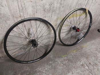 Käytetty Xlc 27" Tubeless Wheelset bike