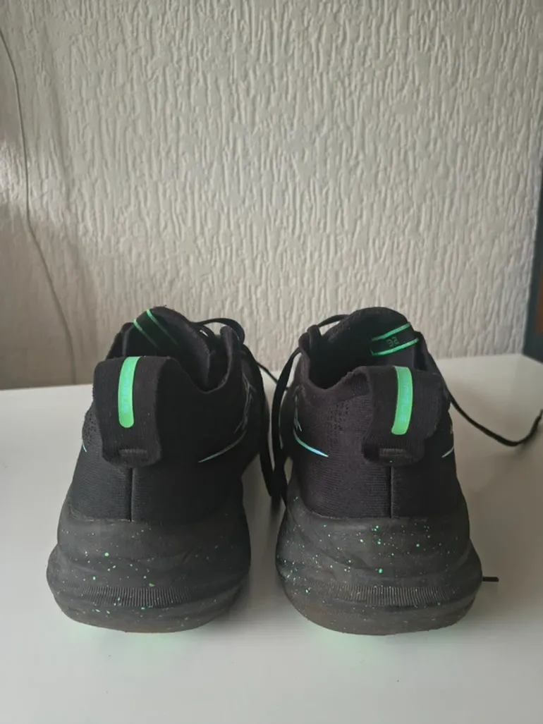 Tweedehands Asics Gel Nimbus 26 bike — afbeelding 3 van 7