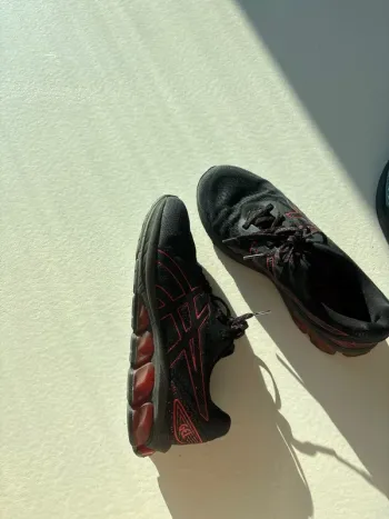 Gebrauchtes Asics Schuhe 42, 5 bike — Bild 6 von 7