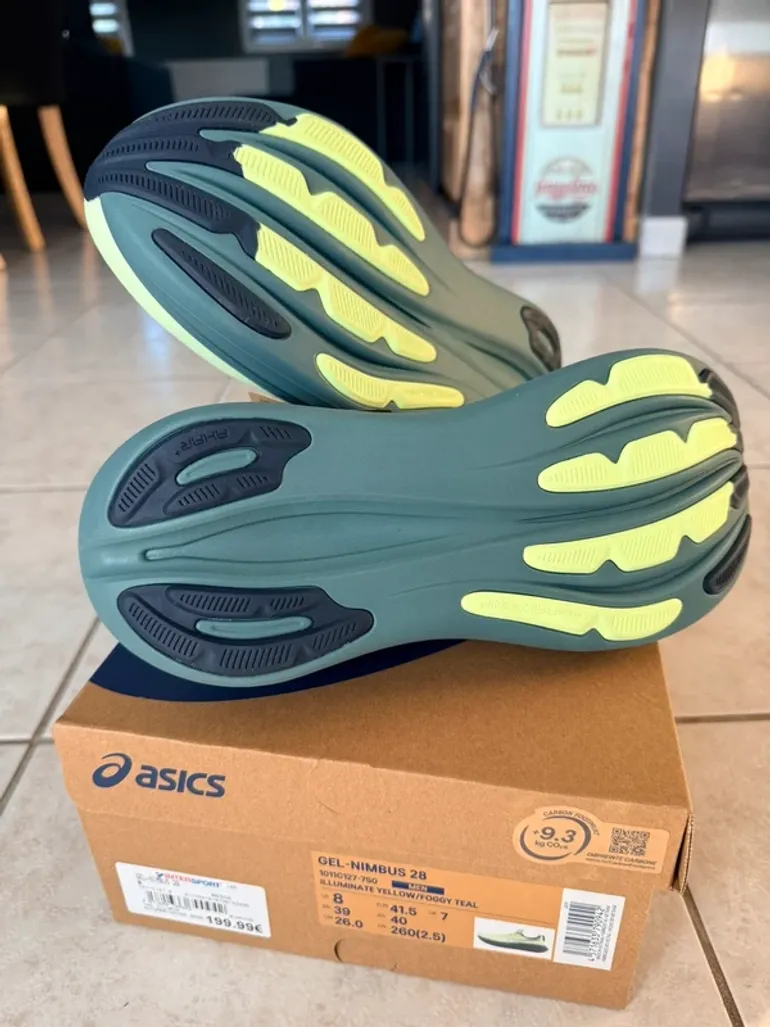 Used Asics Gel-Nimbus 28 bike — image 4 of 4