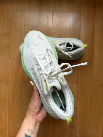 Hoka Bondi 8 bike d'occasion — image 2 sur 13