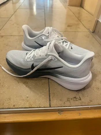 Tweedehands Nike Air Zoom Pegassus 42 bike — afbeelding 2 van 6