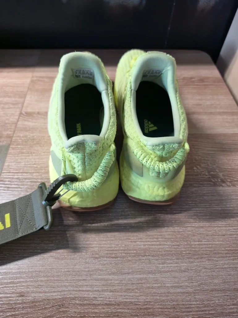 Used Adidas Ultraboost Ivy Park bike — image 4 of 8