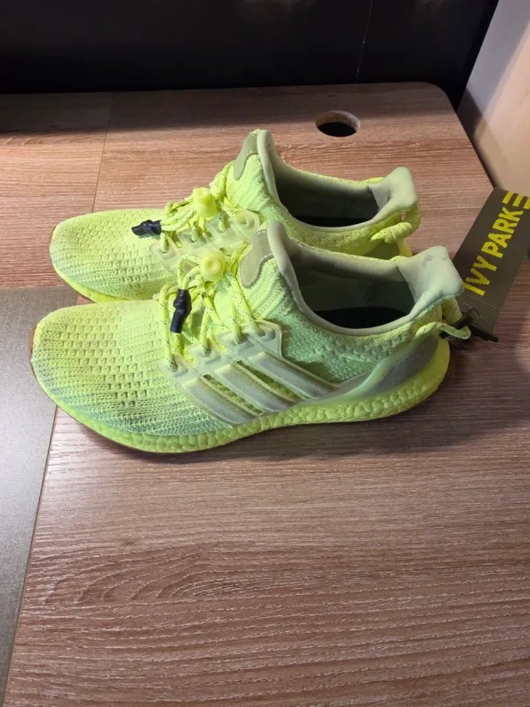 Used Adidas Ultraboost Ivy Park bike — image 8 of 8