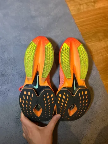 Used Orange Nike Laufschuhe bike — image 4 of 4