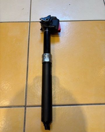 Brugt RockShox Reverb AXS bike — billede 1 af 3