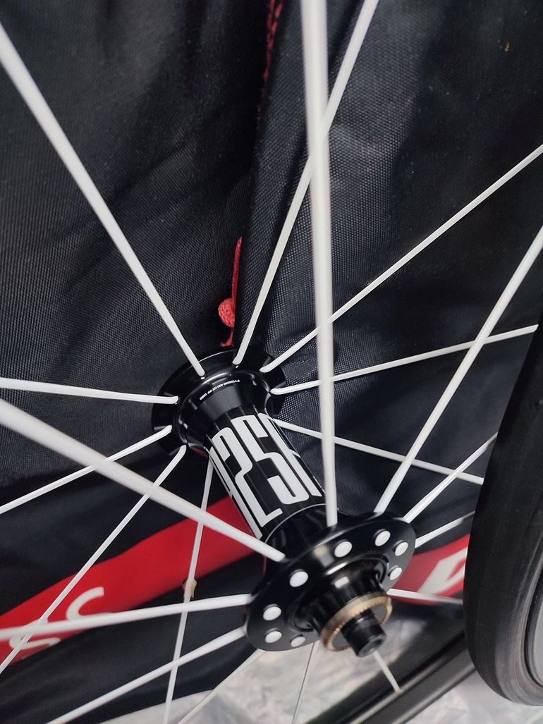 Used Dt Swiss RRC32 bike — image 2 of 8