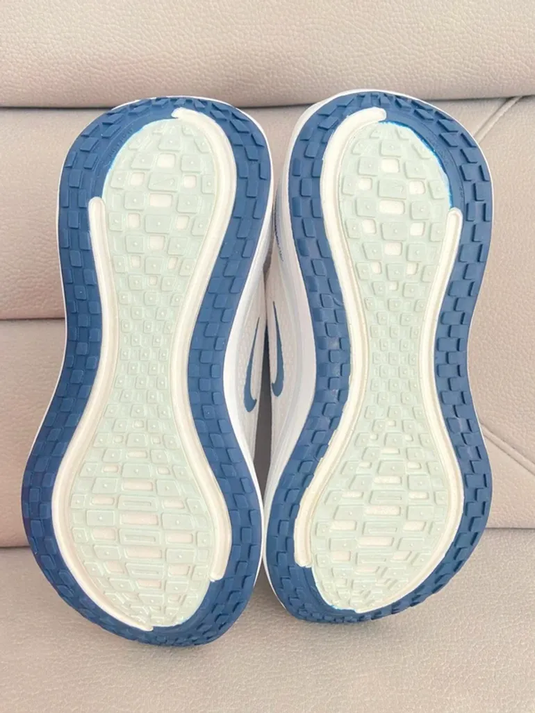 Used Nike Vomero Plus bike — image 13 of 15