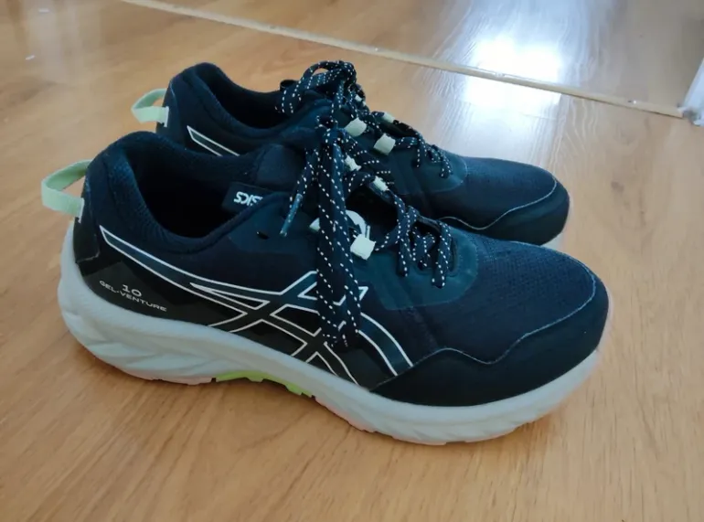 Używany Asics Gel Venture 10 bike — zdjęcie 3 z 7