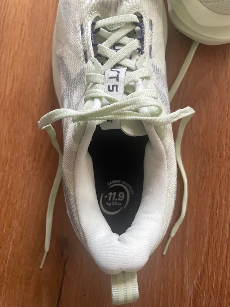 Gebrauchtes Asics Novablast 5 bike — Bild 3 von 5