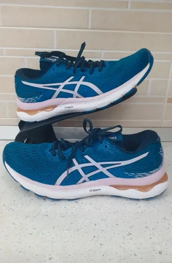 Gebrauchtes Asics Gel Nimbus 24 bike