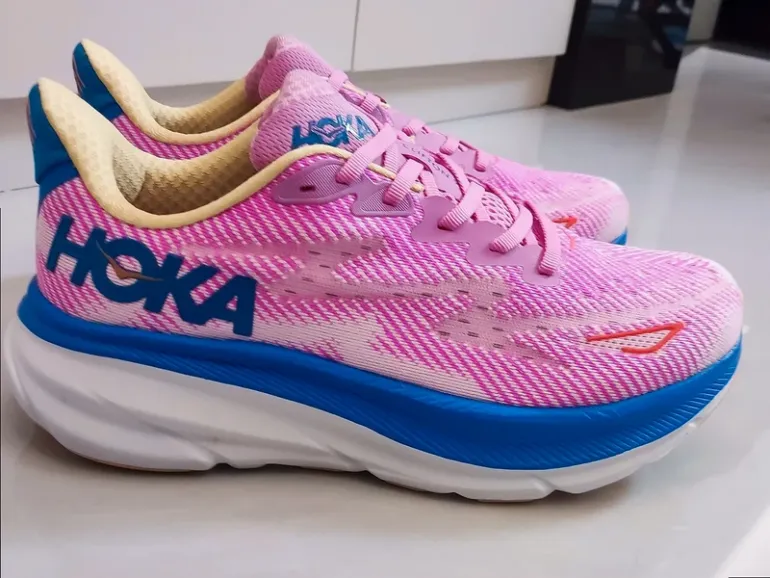 Used Hoka Shoes Pink size 39 bike — image 3 of 4